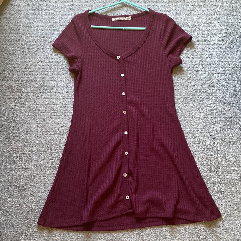 Maroon mid dress with buttons